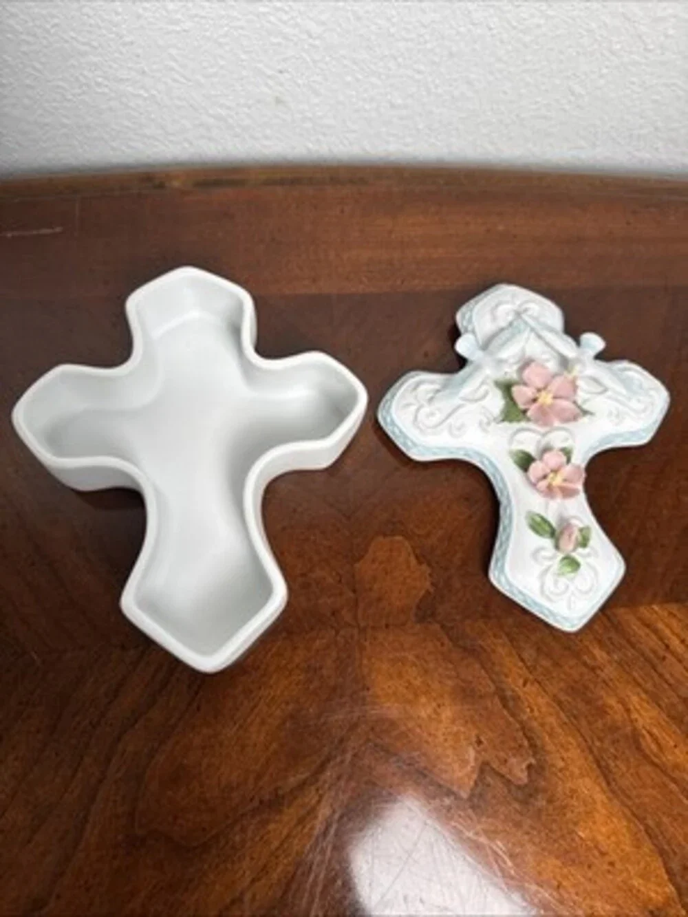 Avon Porcelain Cross Keepsake Trinket Jewelry Box 2002 New